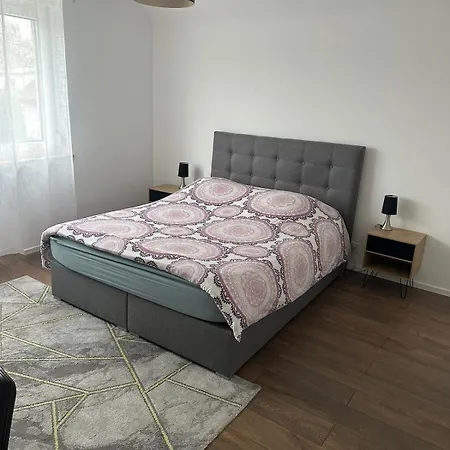 2 Private - 8 Guests - Air Conditioning - Parking