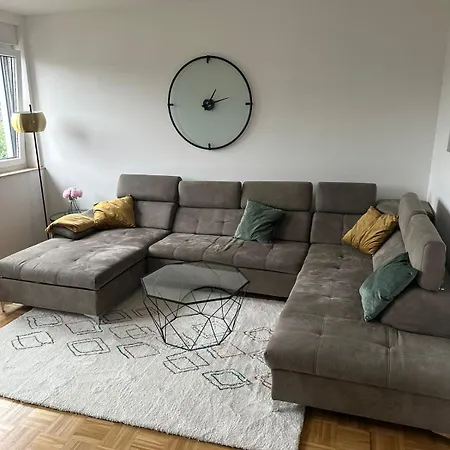 Apartment 2 Private - 8 Guests - Air Conditioning - Parking